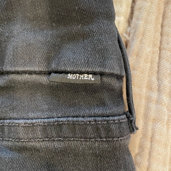 Mother The Looker Mid-Rise Skinny Jeans - color/wash is not guilty SIZE 28 - Picture 8 of 8